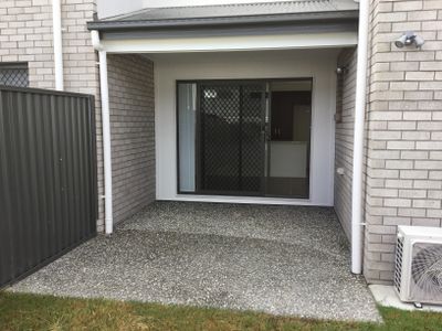 1 / 14 Azure Way, Coomera