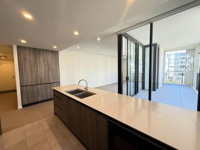 3402 / 5 Gadigal Avenue, Waterloo