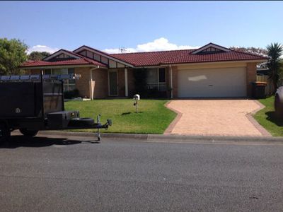 9 Eyre Crescent, Forster
