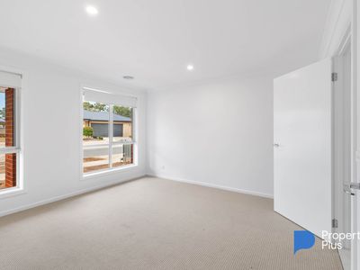 5 Rothschild Close, Epsom