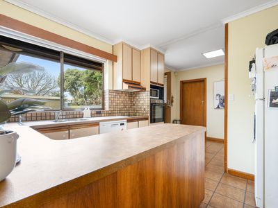 2 Coora Avenue, Mount Gambier