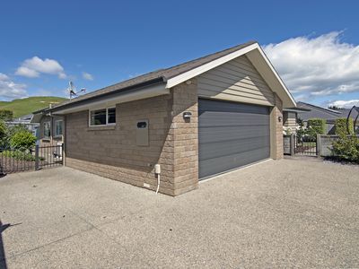 32 Sanctuary Drive, Stoke