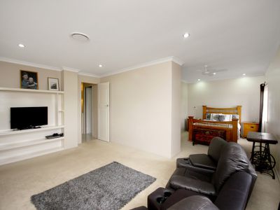 10 Holdsworth Road, North Ipswich