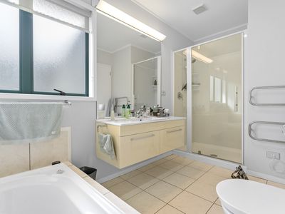 140 Chelsea View Drive, Chatswood