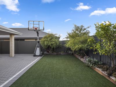 16 Balivanich Loop, Seville Grove