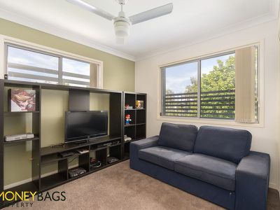 16 / 1 Emerald Drive, Regents Park