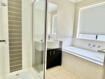 23 Lancewood Road, Manor Lakes