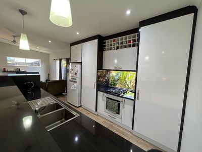 5 Sommerset Drive, Atherton