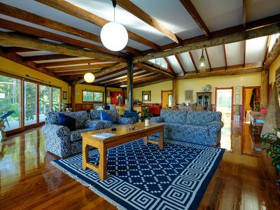 486 Davis Road, Jiggi