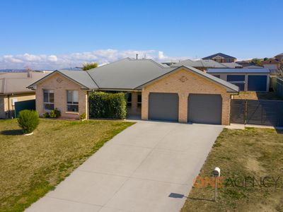 27 Federation Drive, Kelso