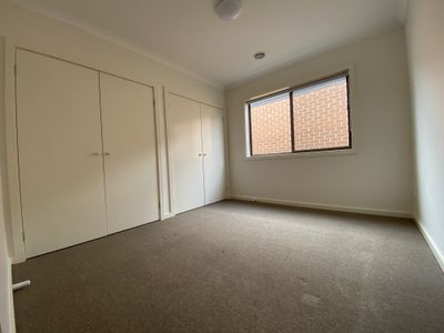 10 Dodson Drive, Point Cook