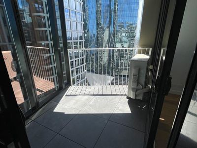 1508 / 677 La Trobe Street, Docklands