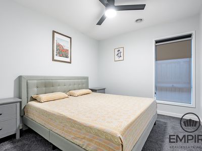 37 Casa Cct, Clyde North