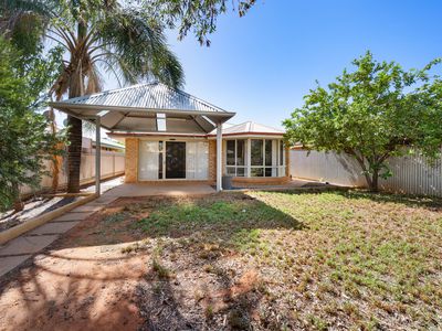 25 Crowley Gardens, Somerville