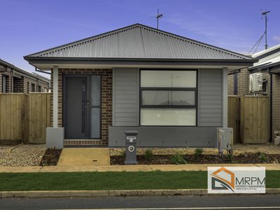 33 Mansfield Drive, Werribee