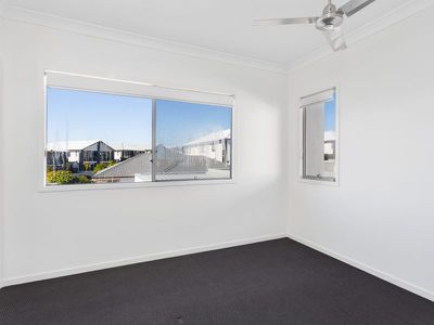 128 Cooper Crescent, Rochedale