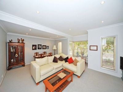 10 Wisteria Court, Flora Hill