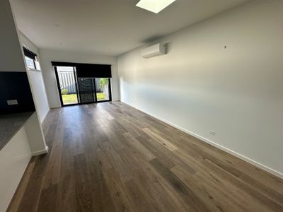 35A Hindmarsh Drive, Manor Lakes