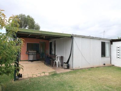 8 Deighton Street, Ravenswood