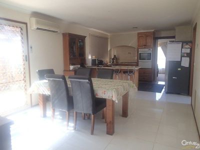 33 Warana Drive, Hampton Park