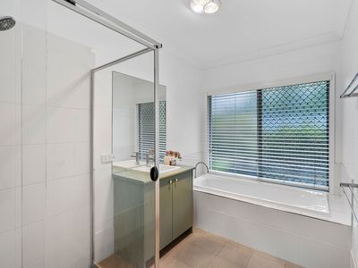 60 Saint Augustines Drive, Augustine Heights
