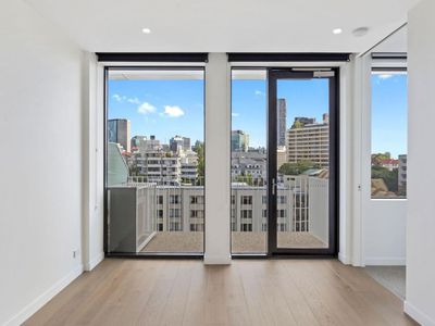 917 / 477 Boundary Street, Spring Hill