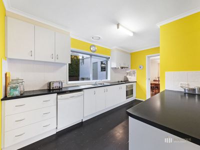 12 Suffolk Road, Dandenong North