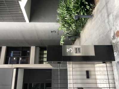 707.1 / 3 Park Lane, Chippendale