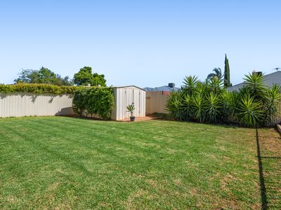 25 Smythe Drive, Broadwood