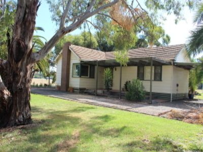 60 Parkman Avenue, Barham
