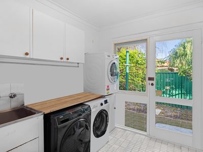 2 Desford Close, Shelley