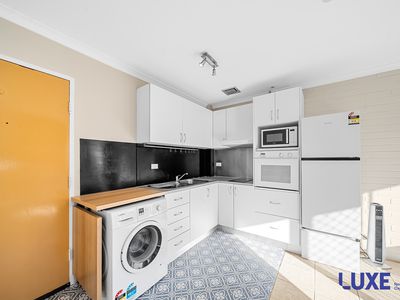 8c / 52 Deloraine Street, Lyons