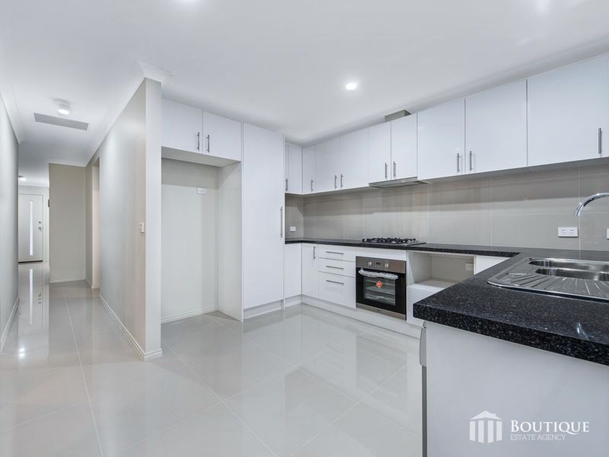 11 Maywood Street, Pakenham