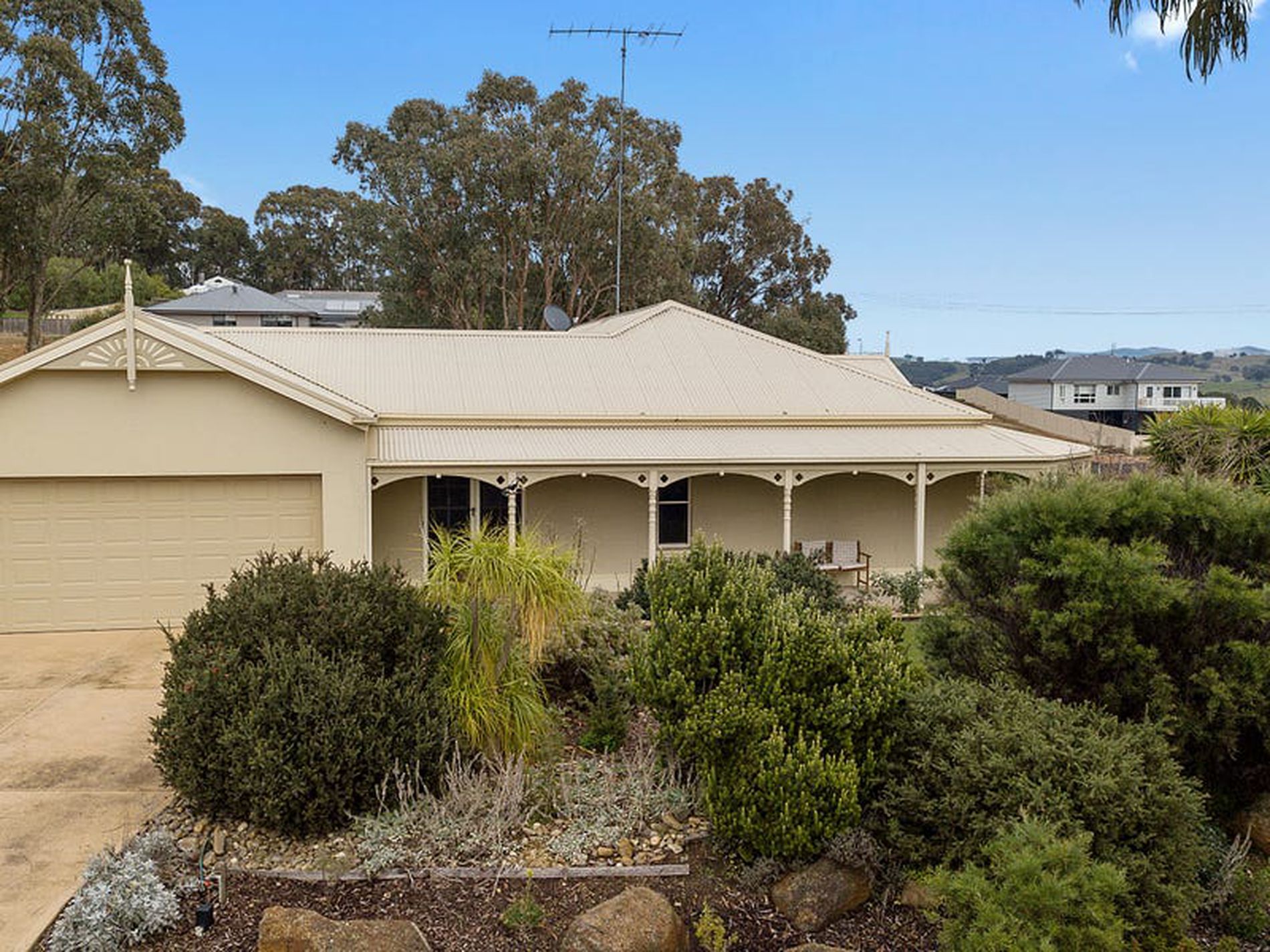 2 Lake View Dr, Broadford