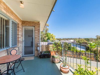 8/11 Wilson Crescent, Wembley Downs