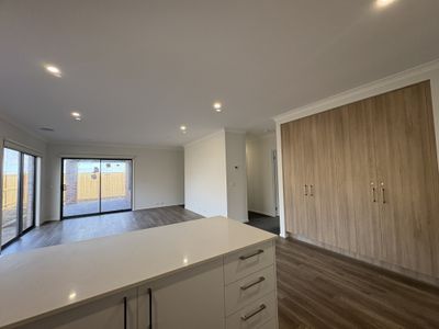 17 Shiraz Avenue, Fraser Rise