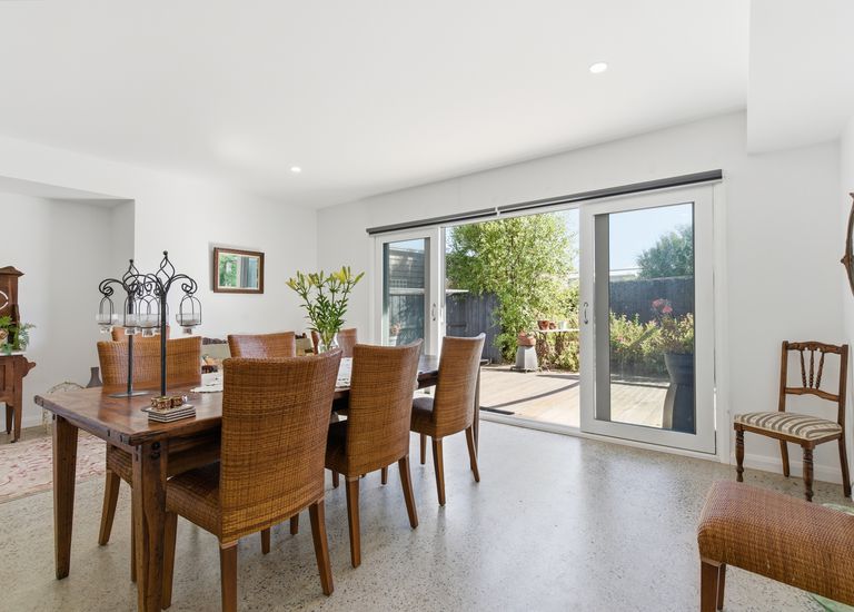 8 Aquarius Court, Portland North