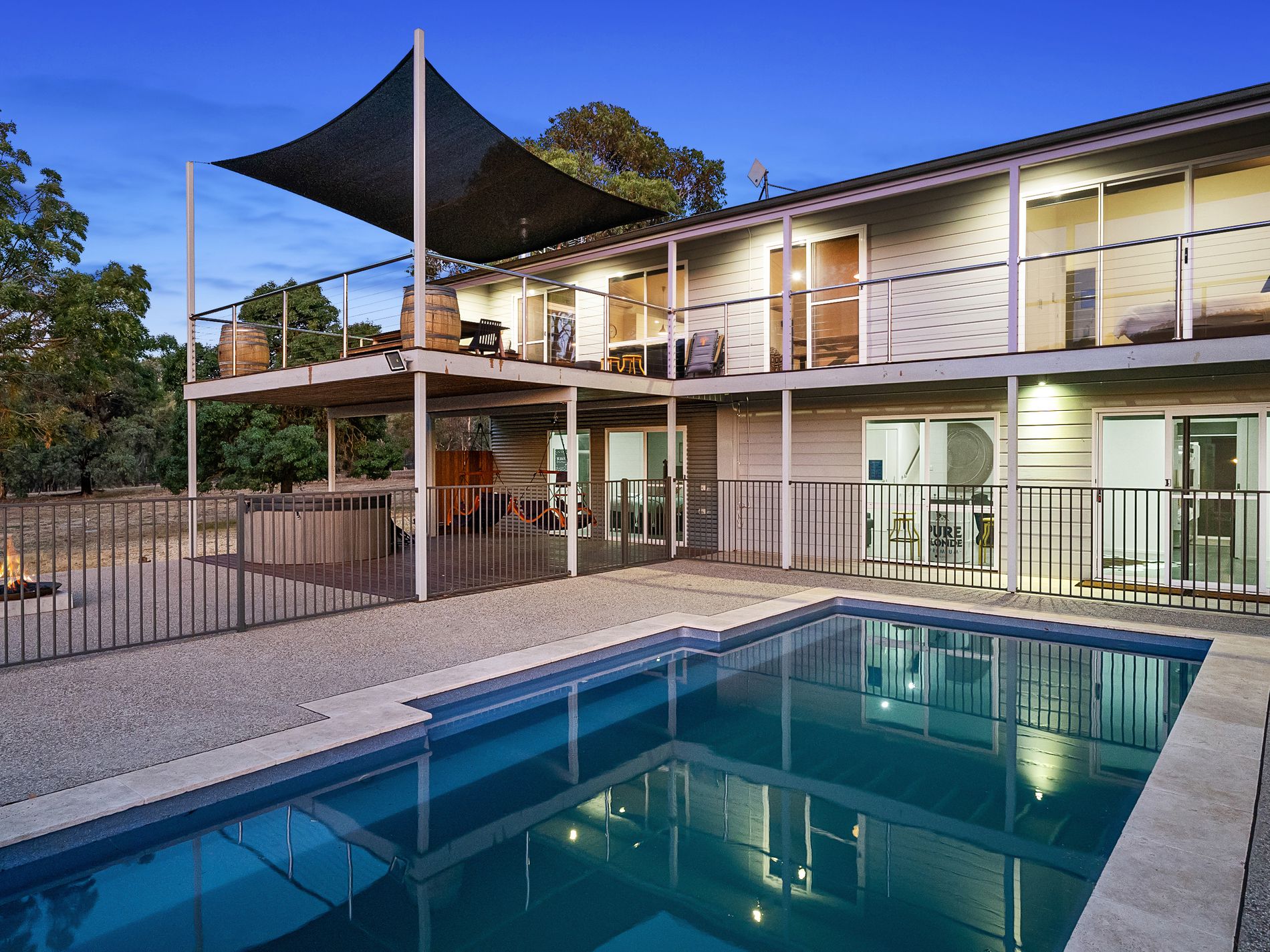 454 Howes Creek Road, Mansfield