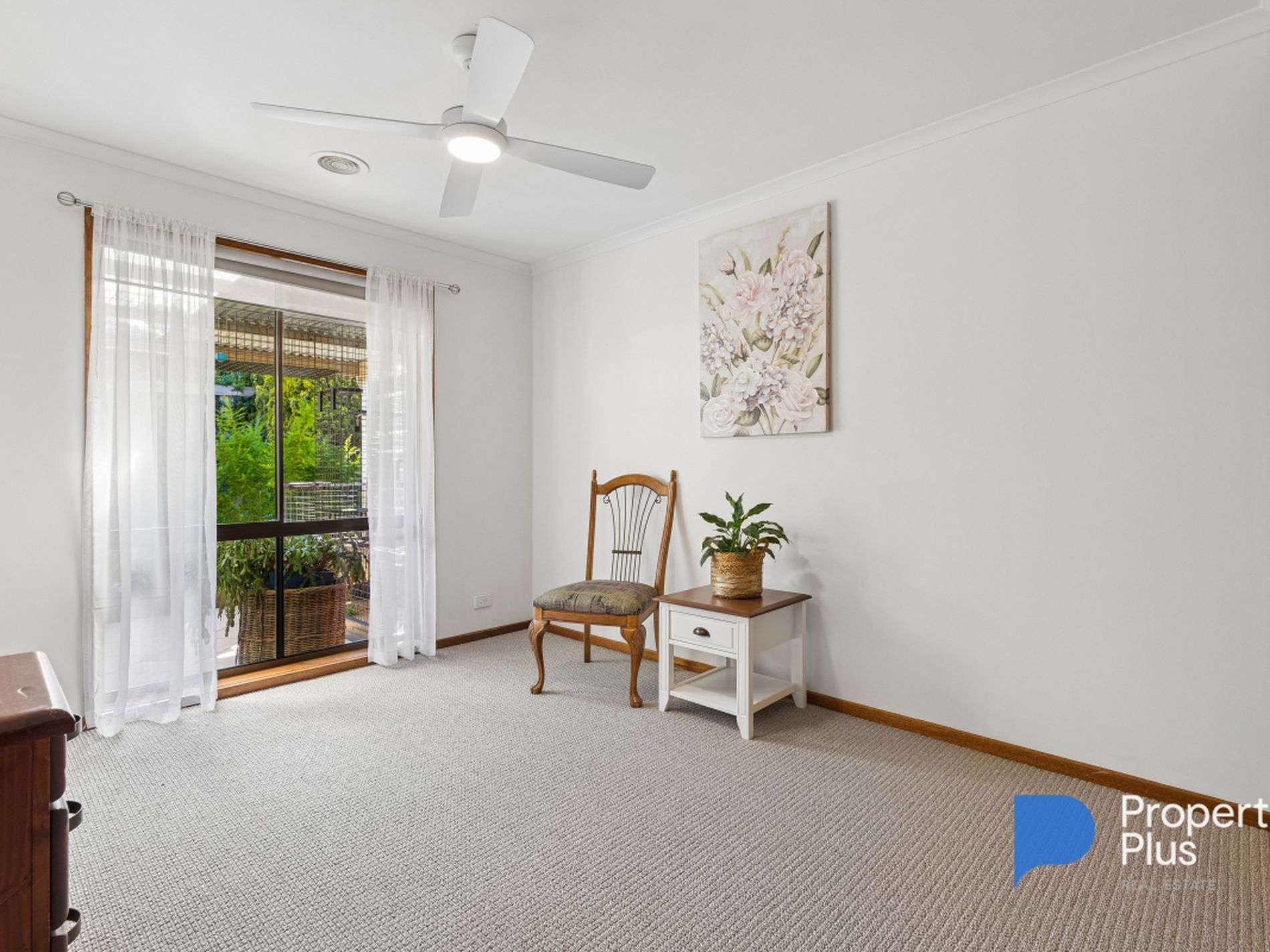 32 Mistletoe Street, Golden Square