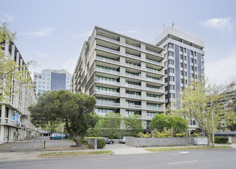 605 / 70 Queens Road, Melbourne