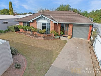 2 / 5 Penny Avenue, Horsham