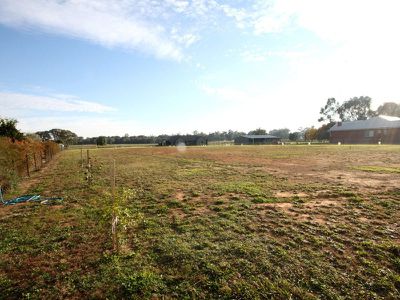 35 Usshers Drive, Wangaratta