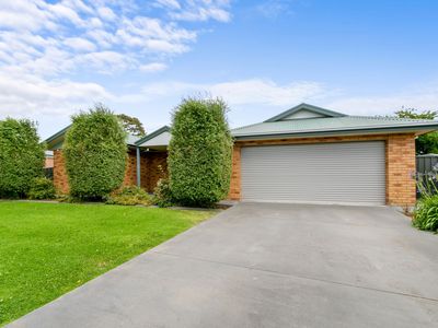 14 Langholme Court, Sale
