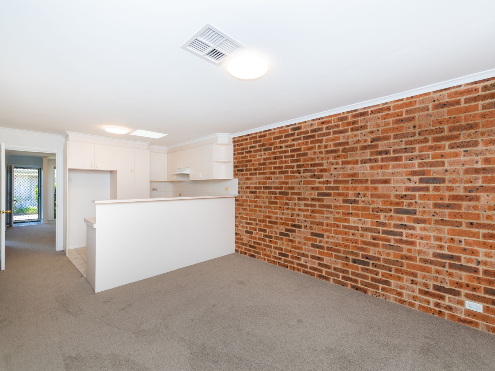 2 / 1 Blackall Avenue, Crestwood
