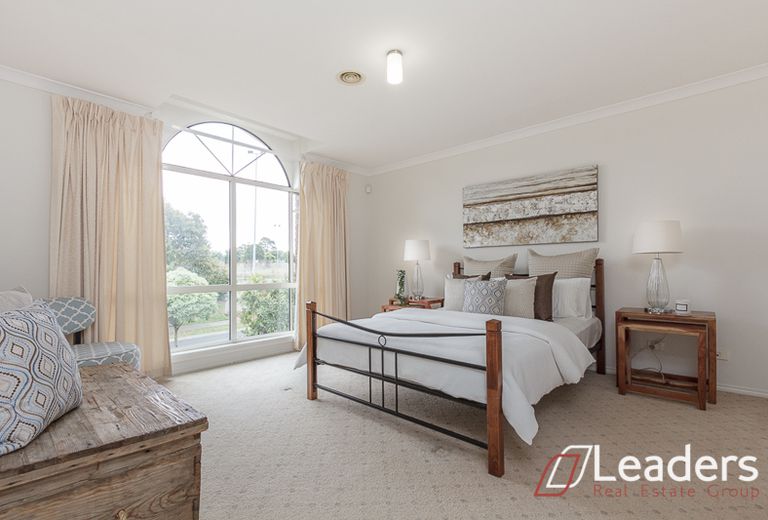 10 BAKER AVENUE, Glen Waverley