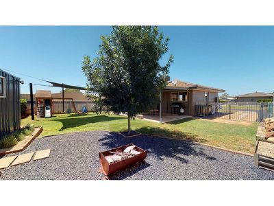 11 Pinnaroo Place, Dubbo