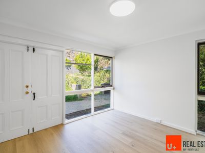 32 Dwyer Street, Cook