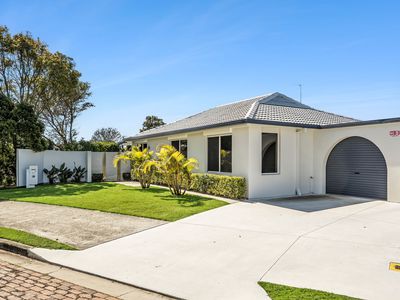 2 / 66 Keith Compton Drive, Tweed Heads