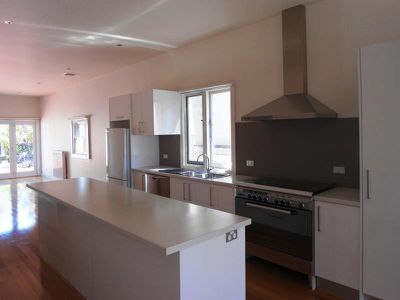 8 Davey Street, East Geelong