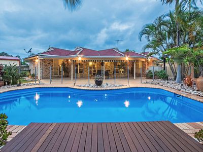16 Schooner Circuit, Manly West